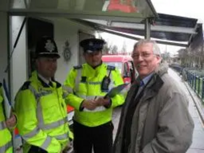 Leicester West Lib Dem Parliamentry Candidate Peter Coley talks with local police