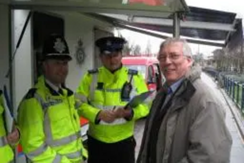 Leicester West Lib Dem Parliamentry Candidate Peter Coley talks with local police