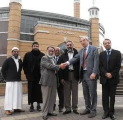 Bill Newton-Dunn visits a Mosque in Leicester